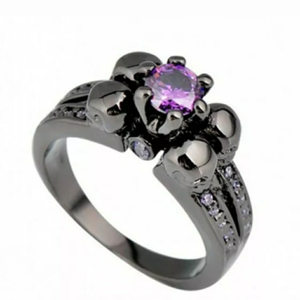 Skull Aymethist gothic ring